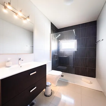 Luxury Apartment *